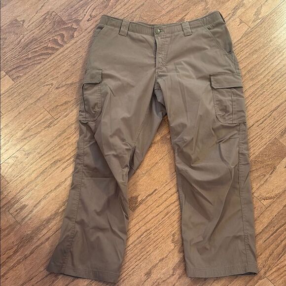 Under Armour Tan Cargo Pants with Cropped Length - Picture 1 of 9